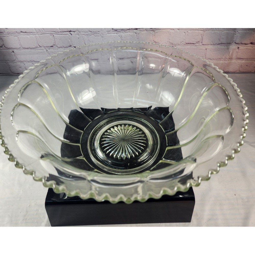 Vintage Large Glass Punch Bowl‎ / Serving Bowl – Scalloped Edge, Starburst Base - Picture 2 of 9